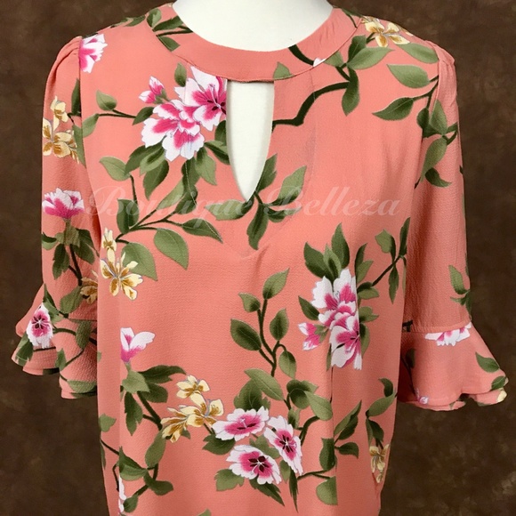 Floral Print Top w/Keyhole Cutout and Bell Sleeves - Picture 7 of 10